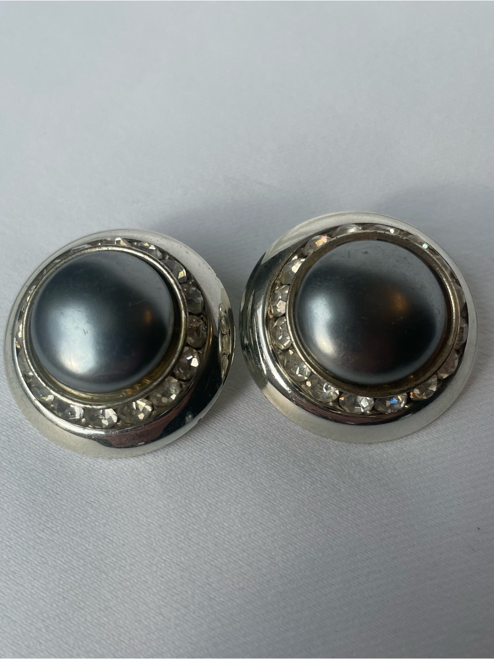 Vintage Grey Pearl Button Earrings Silver Tone Rhinestone Halo Clip On 50s Retro